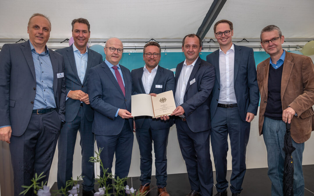 Staatssekretär Theurer übergibt Förderbescheide für Wasserstoff-Mobilitätsvorhaben hy.waiblingen